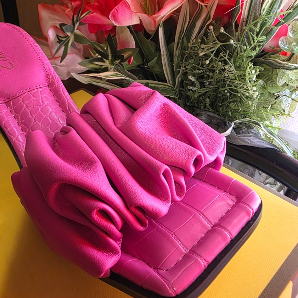 NWT Heeled Slipper Sandals Dress Ruffle Slipper Sandal Circus Leather Pink Slip